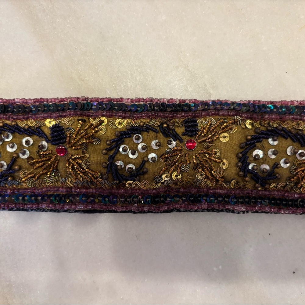Gorgeous beaded belt. Size medium.